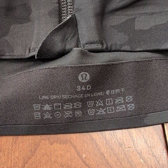 Lululemon Enlite Zip Up Front Black Camo Sports Bra Womens Sz 34D - Picture 8 of 10